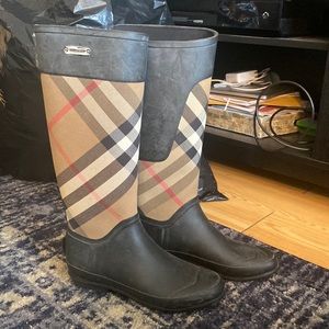 Burberry rain boots, size 37